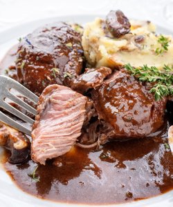 Ricetta Guancia di Vitello Brasata con Funghi