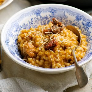 Orzo Risottato con Zucca e Salsiccia