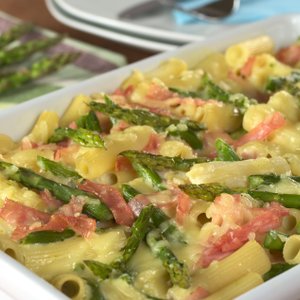 Pasta al Forno con Asparagi, Prosciutto Crudo e Formaggio