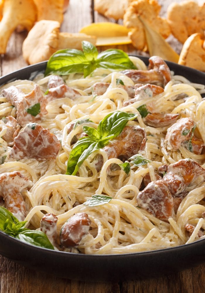 Ricetta Spaghetti ai Funghi Finferli e Crema di Parmigiano