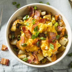 Uova Strapazzate con Patate e Bacon