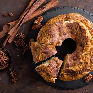 Ciambellone Noci e Cannella