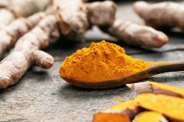 Cos’è la Curcuma e Come Si Utilizza