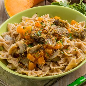 Farfalle con Zucca, Carciofi e Pistacchi
