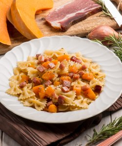 Ricetta Farfalle con Zucca e Speck