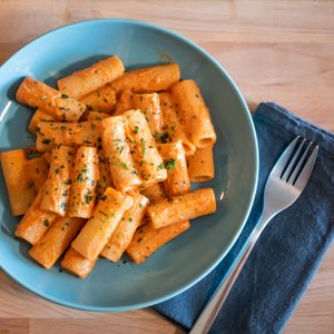Pasta al Sugo di Pomodoro e Panna