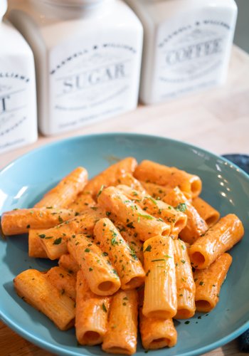 Ricetta Pasta al Sugo di Pomodoro e Panna