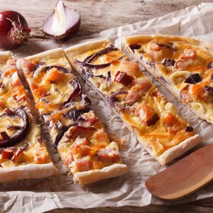 Pizza con Zucca, Pancetta e Cipolle