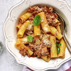 Rigatoni al Ragù di Soia