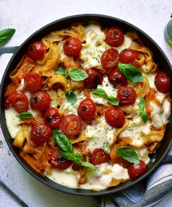 Ricetta Tagliatelle al Forno con Pomodorini e Mozzarella