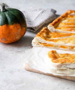 Ricetta Torta Salata Zucca, Amaretti ed Emmentaler