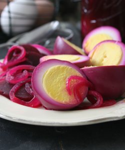 Ricetta Uova Sode alla Barbabietola