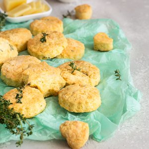 Biscotti Salati Formaggio e Timo