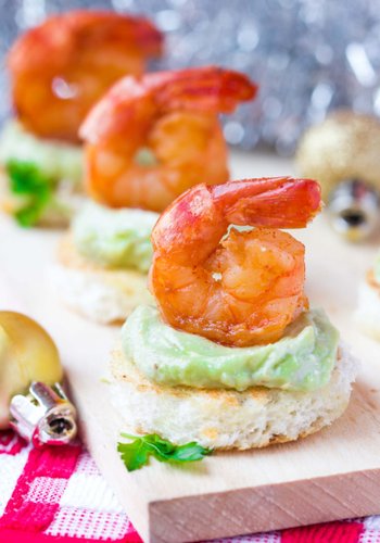 Ricetta Crostini con Gamberi e Crema di Avocado