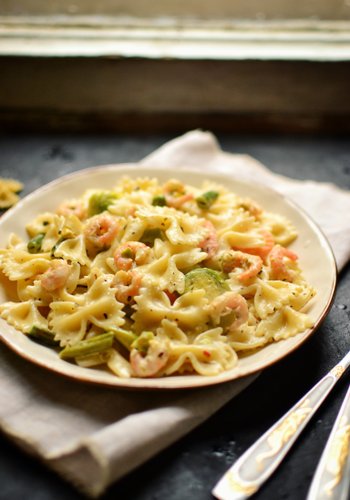 Ricetta Farfalle con Gamberetti, Fagiolini e Cavoletti