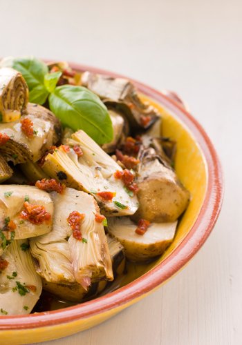 Ricetta Carciofi Trifolati con Pomodori Secchi