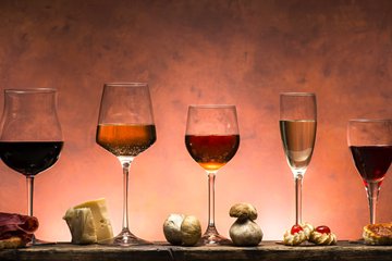 Come Abbinare il Vino ai Cibi