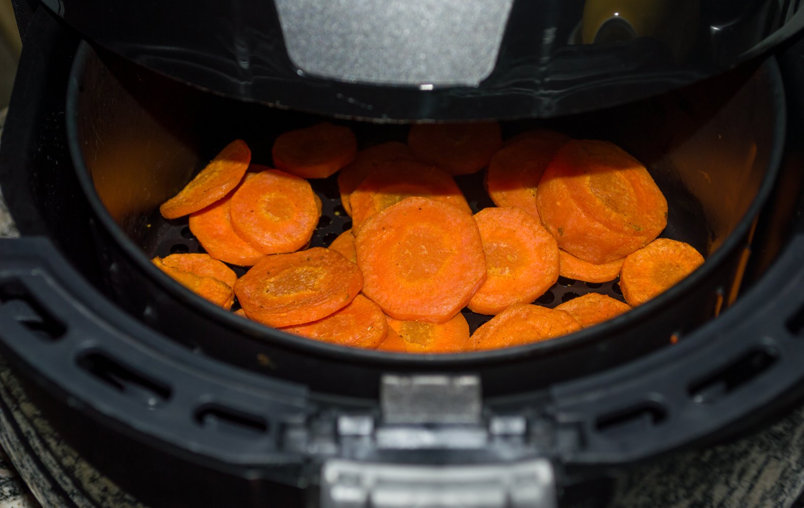 Cos’è la Friggitrice ad Aria e Come Funziona - Il Club delle Ricette