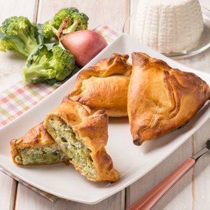 Panzerotti al Forno con Broccoli e Ricotta