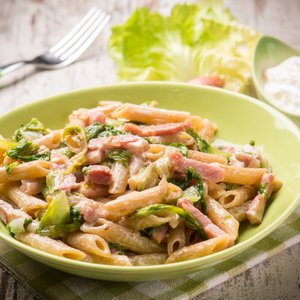 Pasta con Pancetta, Lattuga e Crema al Mascarpone