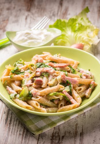 Ricetta Pasta con Pancetta, Lattuga e Crema al Mascarpone