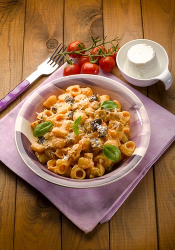 Ricetta Pasta al Sugo di Ricotta e Melanzane