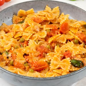 Pasta Tonno e Piselli al Pomodoro