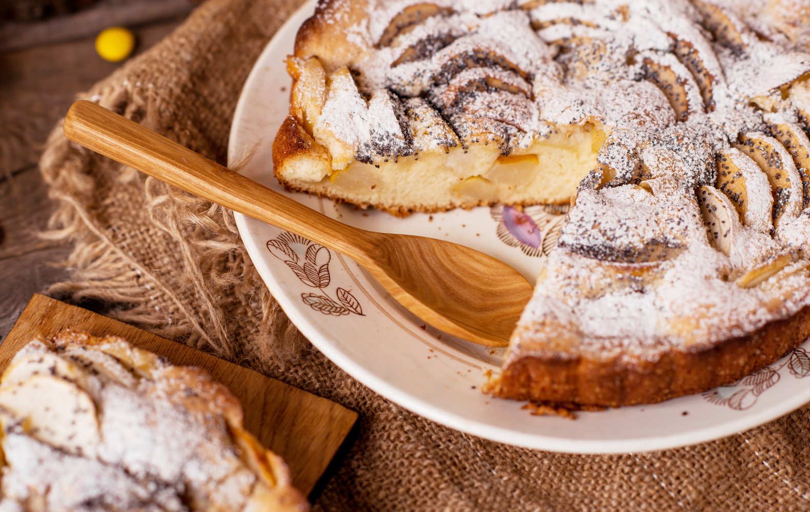 torta di mele e pere morbida
