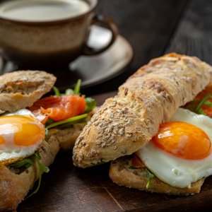 Panino con Salmone e Uova