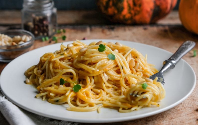 Ricetta Spaghetti Crema Di Zucca Pancetta E Pinoli