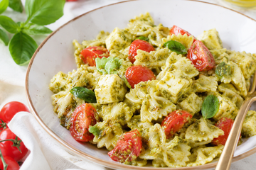 Pasta Fredda al Pesto, Pomodori e Mozzarella