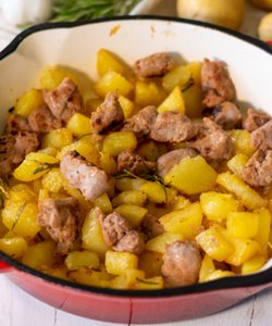 Ricetta Salsiccia e Patate in Padella