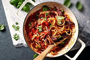 Ricetta Spaghetti al Sugo Piccante Pomodoro e Olive