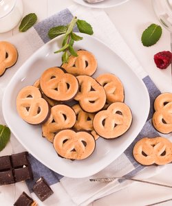 Ricetta Biscotti Pretzel con Cioccolato