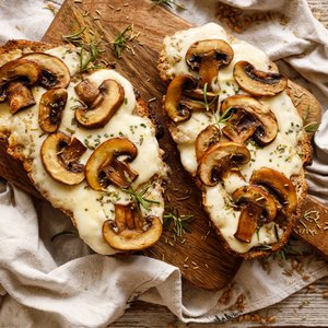 Bruschette Formaggio e Funghi