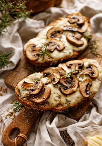 Ricetta Bruschette Formaggio e Funghi
