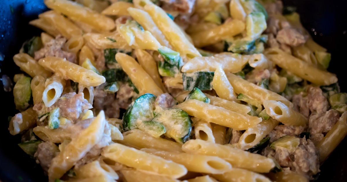 Ricetta Pasta Cremosa Zucchine e Salsiccia - Il Club delle Ricette