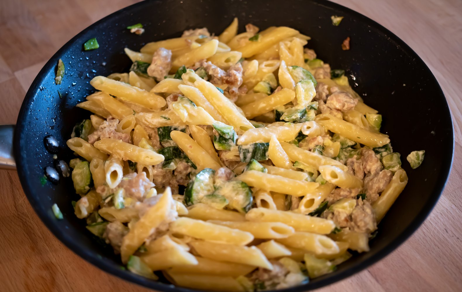 Ricetta Pasta Cremosa Zucchine e Salsiccia - Il Club delle Ricette
