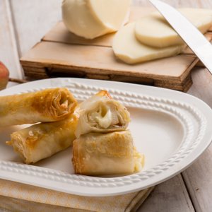 Involtini di Pasta Fillo con Pere e Formaggio