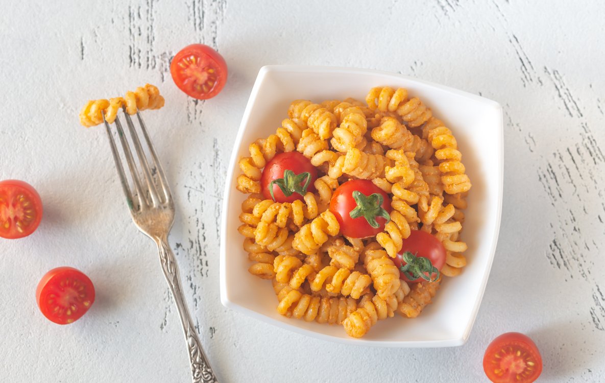 Ricetta Pasta con Pesto di Pomodori Secchi e Ricotta - Il Club delle ...