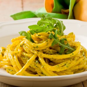 Pasta allo Zafferano e Pesto