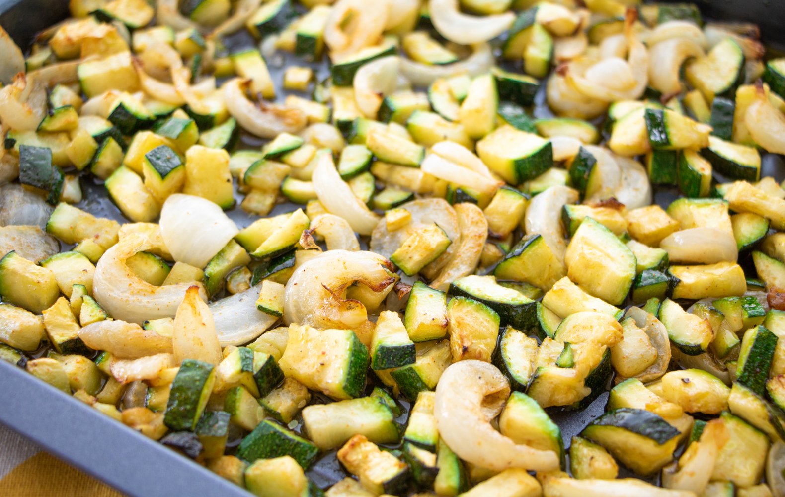 zucchine e cipolle al forno