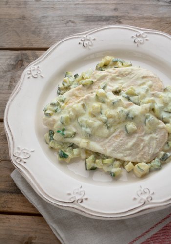 Ricetta Petto di Pollo con Salsa Cremosa Zucchine e Robiola