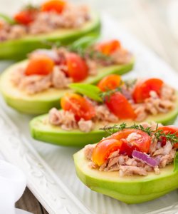 Ricetta Avocado Ripieno con Tonno e Pomodorini
