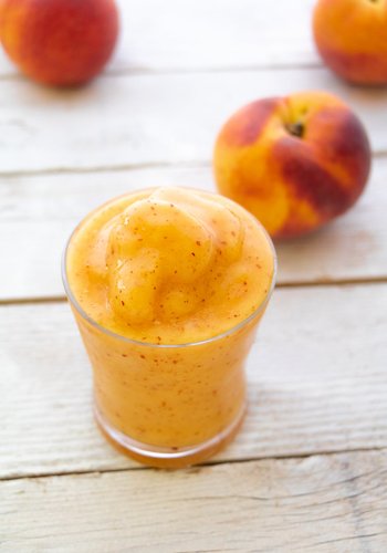 Ricetta Sorbetto Velocissimo alle Pesche Fatto in Casa