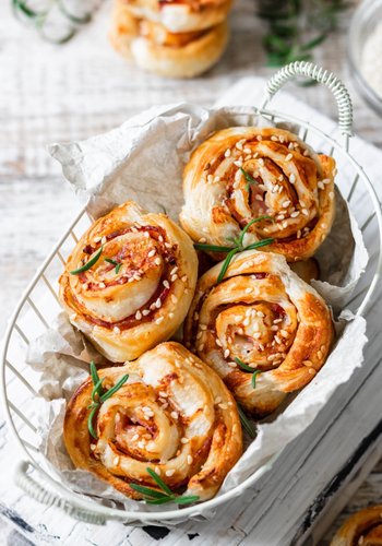 Ricetta Girelle di Sfoglia al Prosciutto