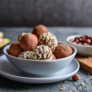 Tartufi al Cioccolato e Avocado