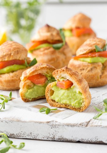 Ricetta Bignè Salati Avocado e Salmone