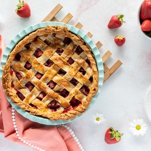 Crostata alle Fragole e Rabarbaro