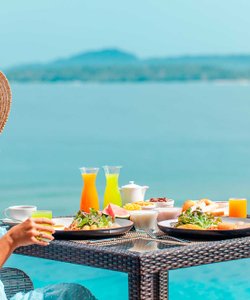 10 Consigli per Combattere il Caldo a Tavola